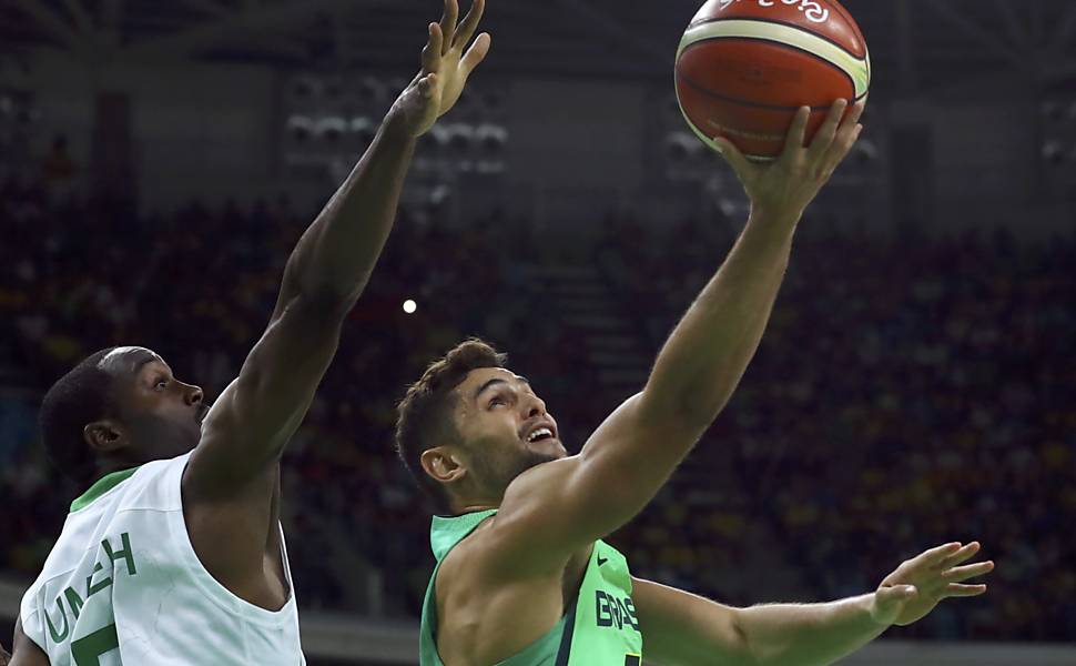 Em jogo de alta tensão, Brasil encara Argentina por sobrevida no basquete -  Olimpíada no Rio