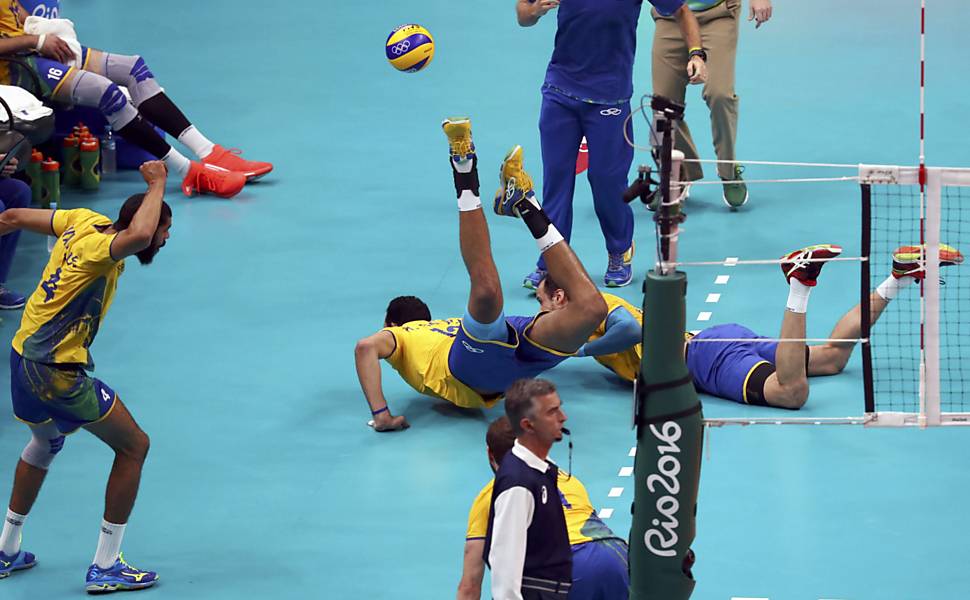 Seleção masculina de vôlei vira na raça, bate a Argentina no tie-break e  segue 100% na Olimpíada de Tóquio - Lance!