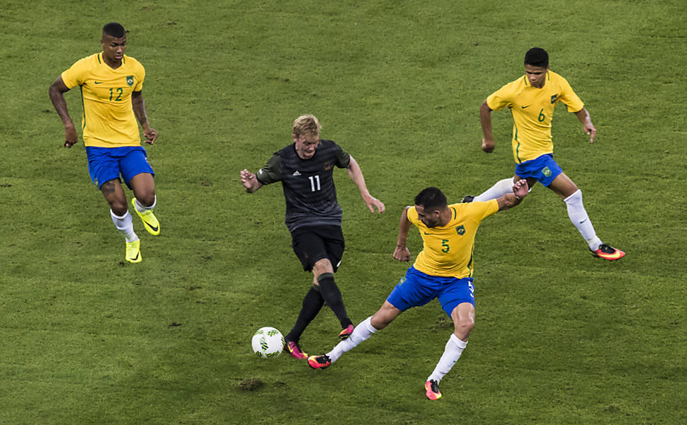 Brasil vence Alemanha e conquista primeiro ouro olímpico do futebol