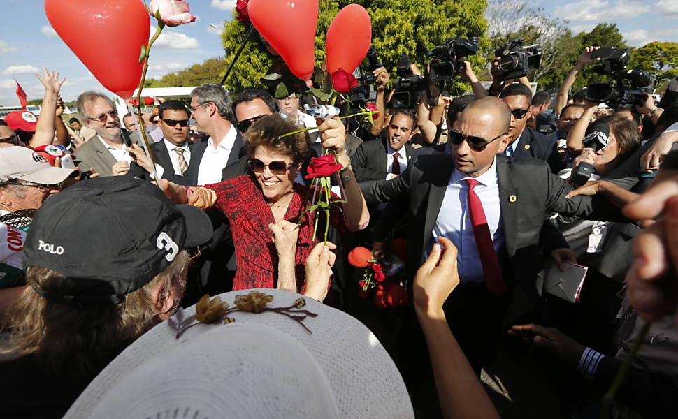 Dilma Rousseff deixa o Palácio da Alvorada