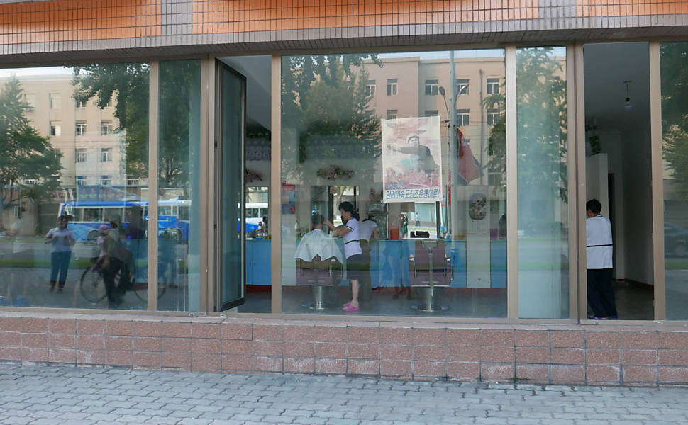 Salão em uma das ruas da capital norte-coreana