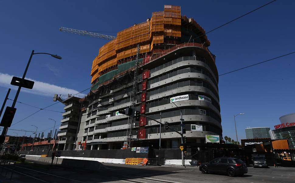Condomínio de luxo sendo construído em Los Angeles, na Califórnia