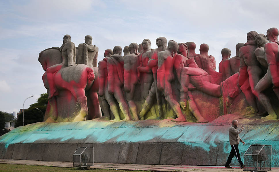 A depredação acontece um dia depois de os candidatos à Prefeitura de São Paulo comentarem sobre o abandono da cidade durante debate eleitoral