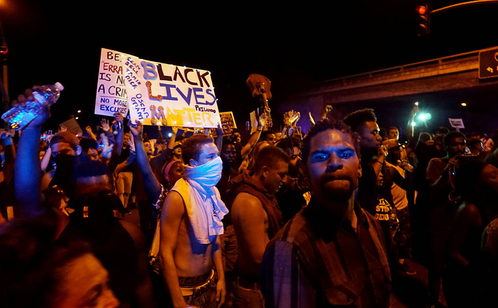 Quarto dia de protestos pela morte de negro pela polícia na Califórnia