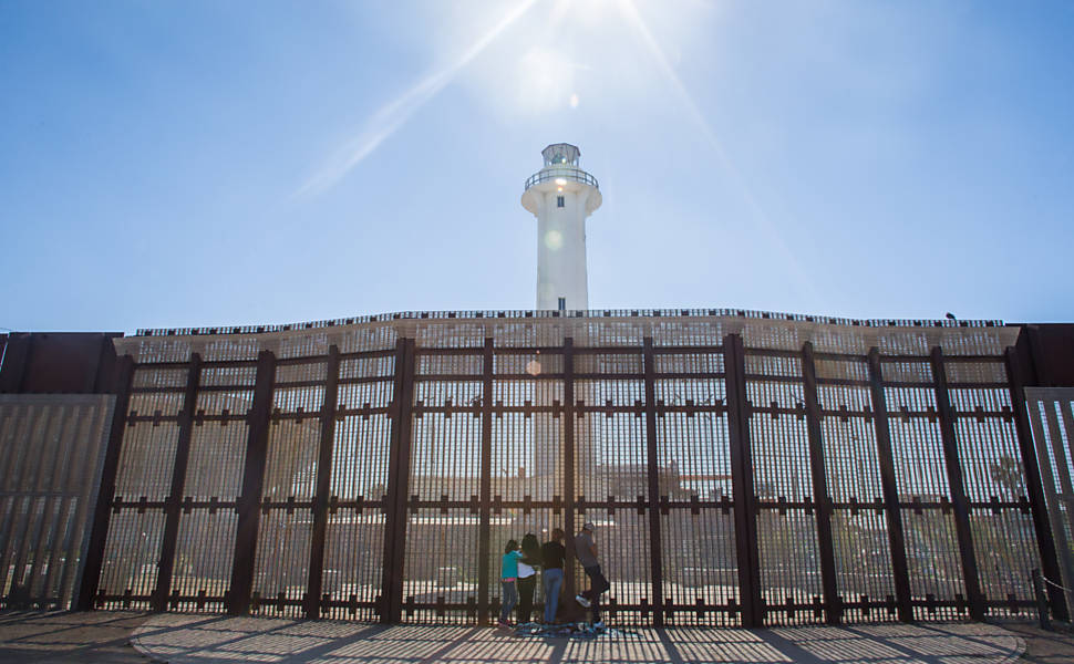 Muro que divide EUA com o México