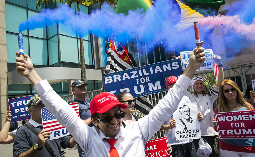 Manifestação na Paulista a favor de Trump