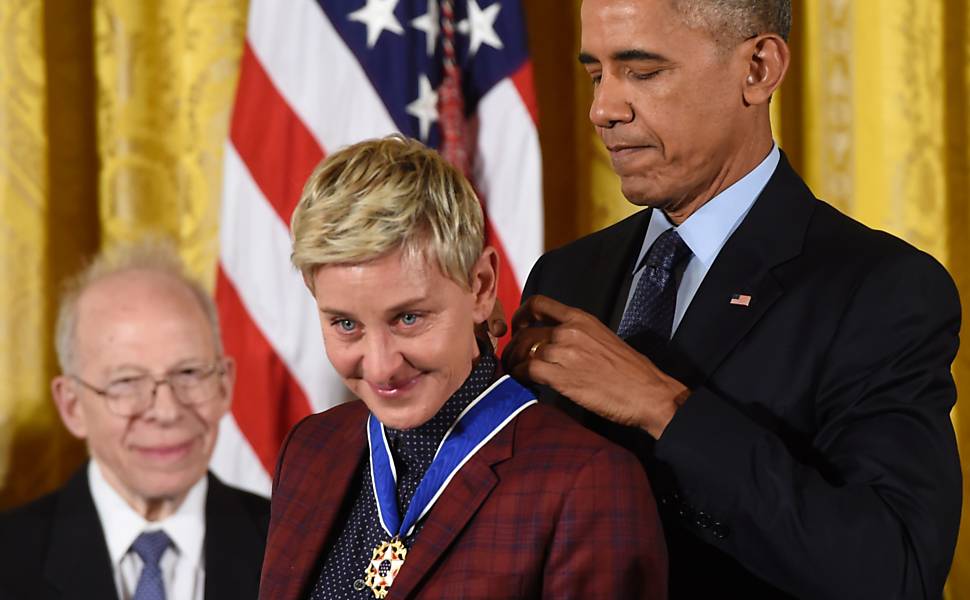 Obama concede medalha a artistas e atletas