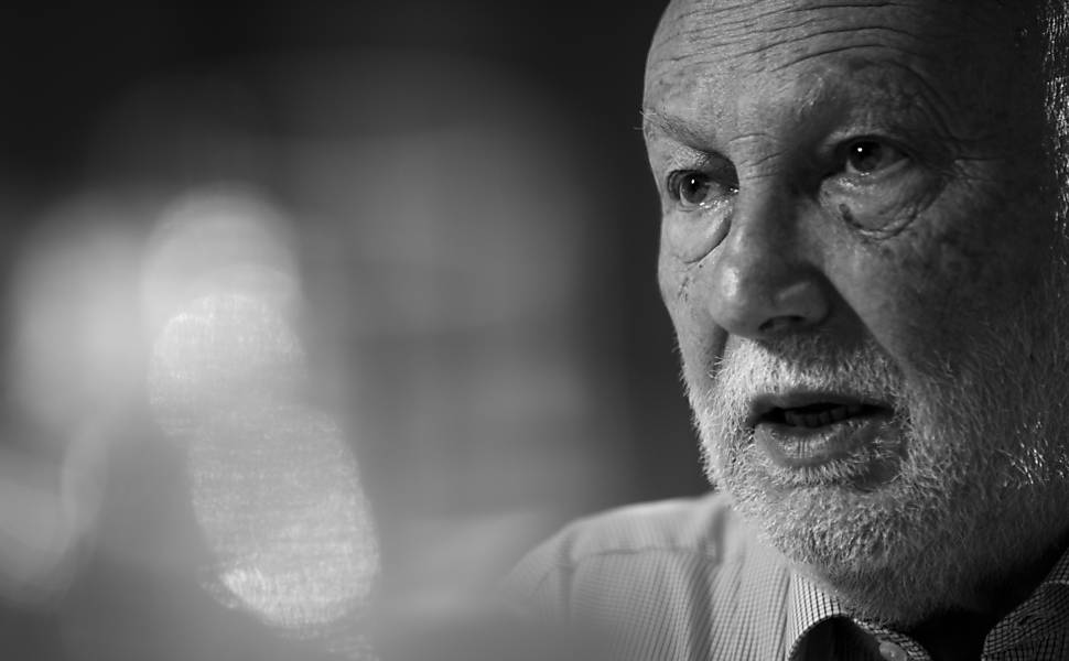 O sociólogo italiano Domenico De Masi durante entrevista à Folha