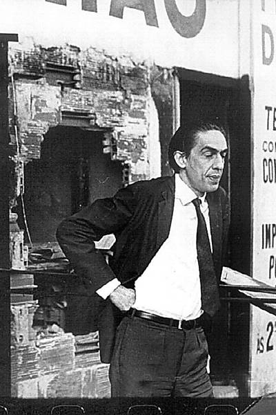 O poeta Ferreira Gullar no fim da década de 1960