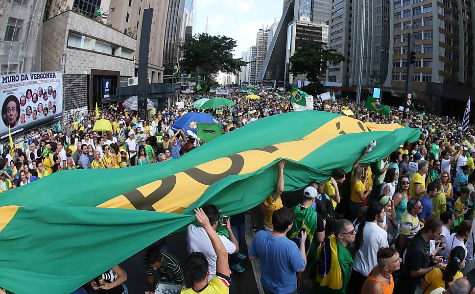 Os grupos Vem Pra Rua e MBL (Movimento Brasil Livre), dois dos principais organizadores dos protestos pela queda da ex-presidente Dilma Rousseff, realizam protesto na Avenida Paulista