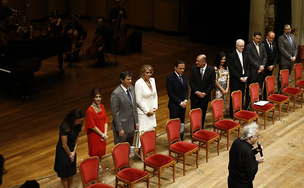 Solenidade de transmissão de posse realizado neste domingo no Theatro Municipal