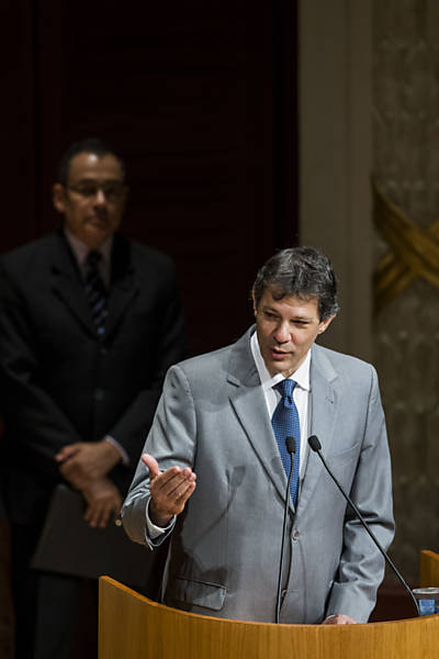 O agora ex-prefeito discursa durante transmissão da posse no Theatro Municipal de São Paulo