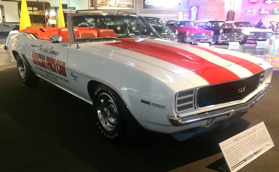 Chevrolet Camaro SS (1969) - O conversível foi utilizado como carro oficial de apoio nas 500 Milhas de Indianápolis, em 1969