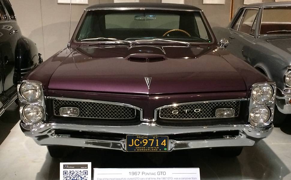 Pontiac GTO (1967) - Um dos carros mais famosos da extinta Pontiac teve um de seus melhores momentos no fim dos anos 1960. O carro em exibição é equipado com ar-condicionado e câmbio automático de três marchas