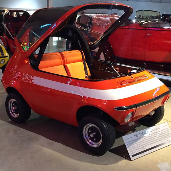 512 Electric Experimental (1969) - O conceito elétrico feito para dois passageiros precisa de sete horas plugado em uma tomada comum para recuperar sua energia. A autonomia era de 92 quilômetros --desde que o motorista não ultrapassasse os 40 km/h