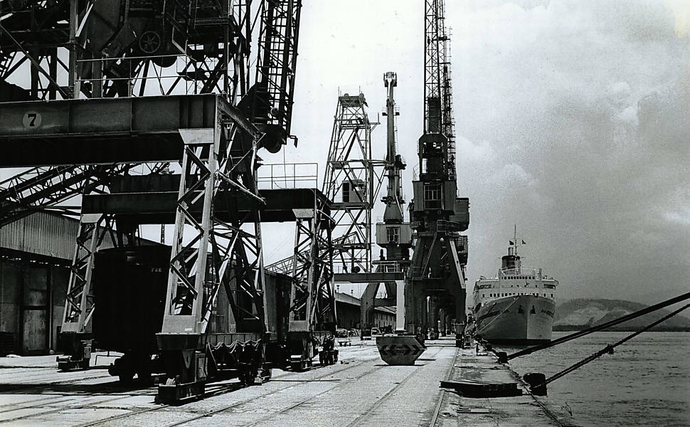 1988 - Porto de Santos (Foto: Luiz Carlos Murauskas/Folhapress)