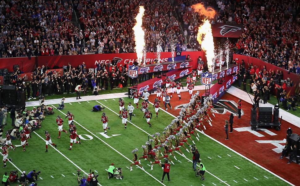 Entrada do Atlanta Falcons em campo