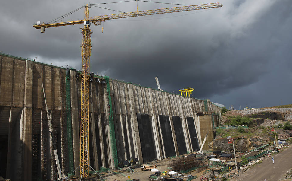 Construção da casa de força 4 da usina hidrelétrica de Santo Antônio, no rio Madeira