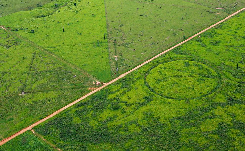 O estudo dos geoglifos mostra que a Amazônia foi grandemente manipulada por povos do passado, antes de Cabral