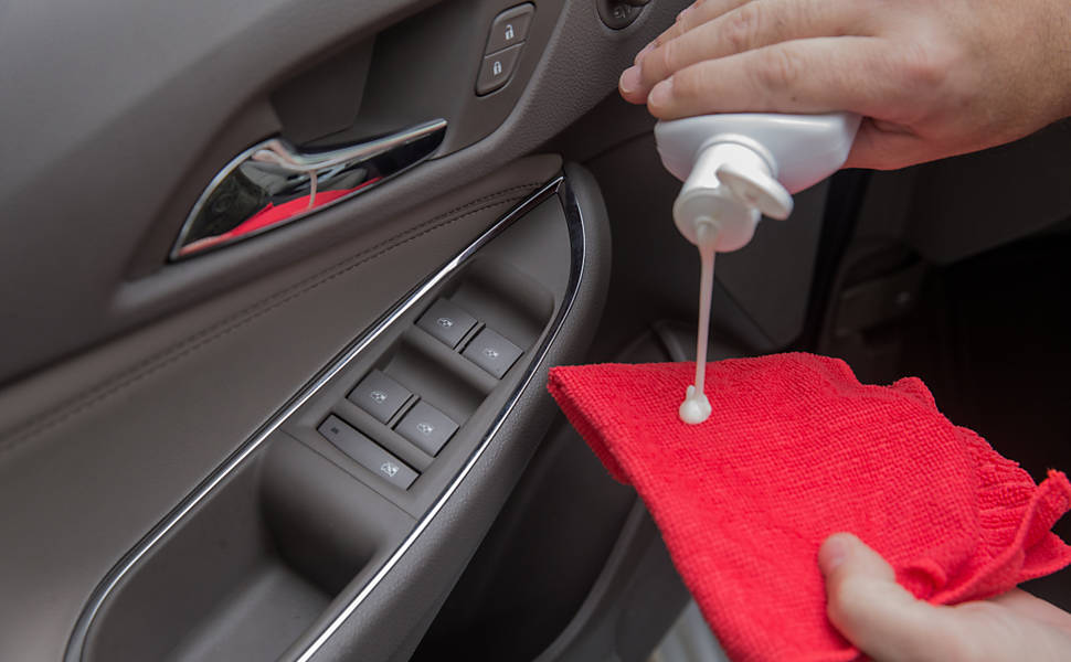 Como limpar o interior do carro 