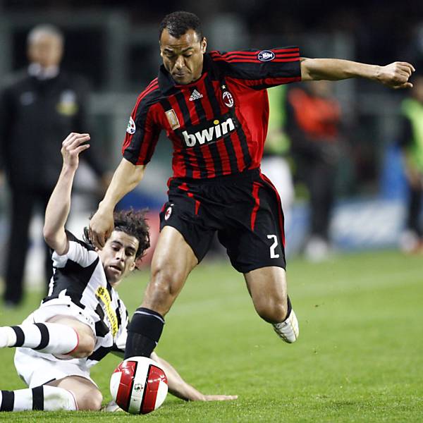 Cafu conquistou o mais importante torneio de clubes do mundo apenas em 2007, quando estava com 37 anos