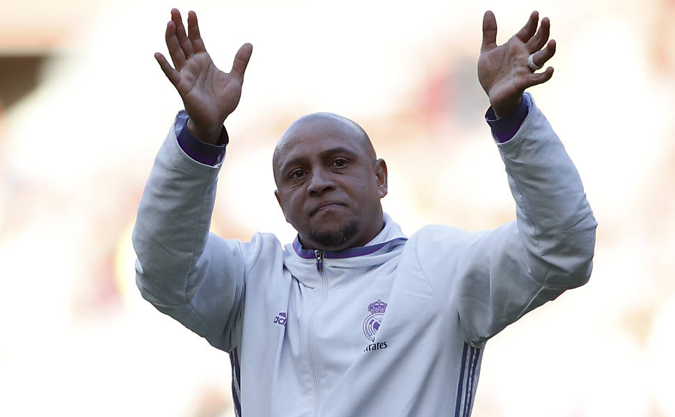 Roberto Carlos foi o primeiro lateral brasileiro a vencer o título, com o Real Madrid, em 1998. Depois disso, venceu em 2000 e 2002