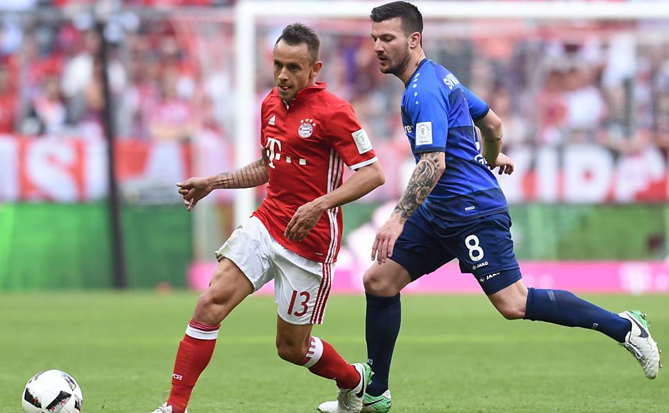 Rafinha foi peça importante do Bayern de Munique que conquistou o torneio em 2012, contra o Borussia Dortmund