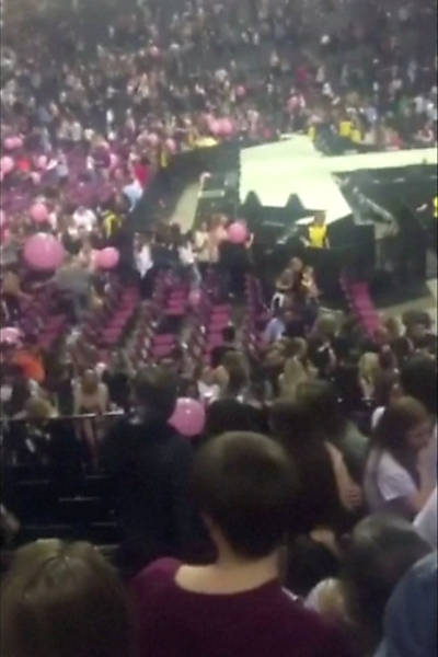 Explosão depois do show da cantora Ariana Grande nesta segunda-feira (22) deixou ao menos 19 mortos e 50 feridos na região da Manchester Arena, em Manchester, no Reino Unido