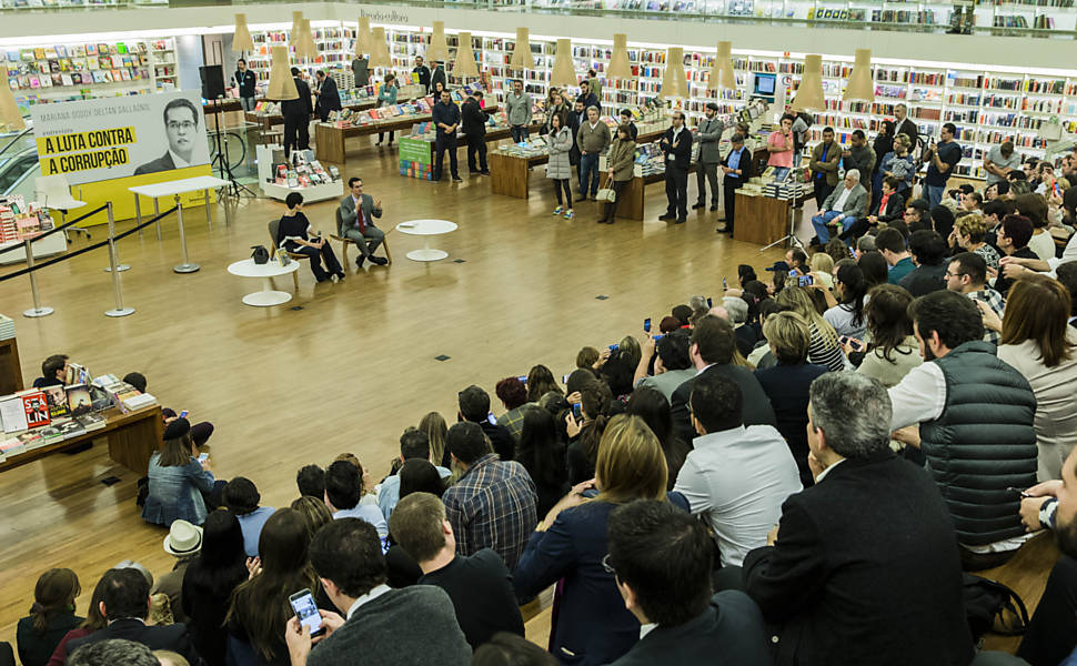 Deltan Dallagnol, coordenador da forca-tarefa da Lava Jato, durante lançamento do livro 