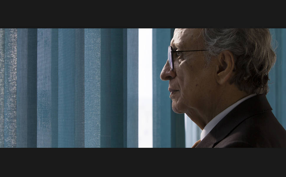 O personagem de Itamar Franco em cena do filme "Real: O Plano por Trás da História"