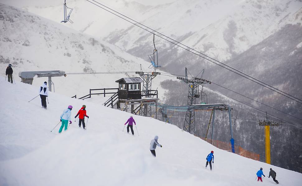 Temperatura na região de La Angostura pode chegar a -12ºC no inverno, quando é tomada por esquiadores
