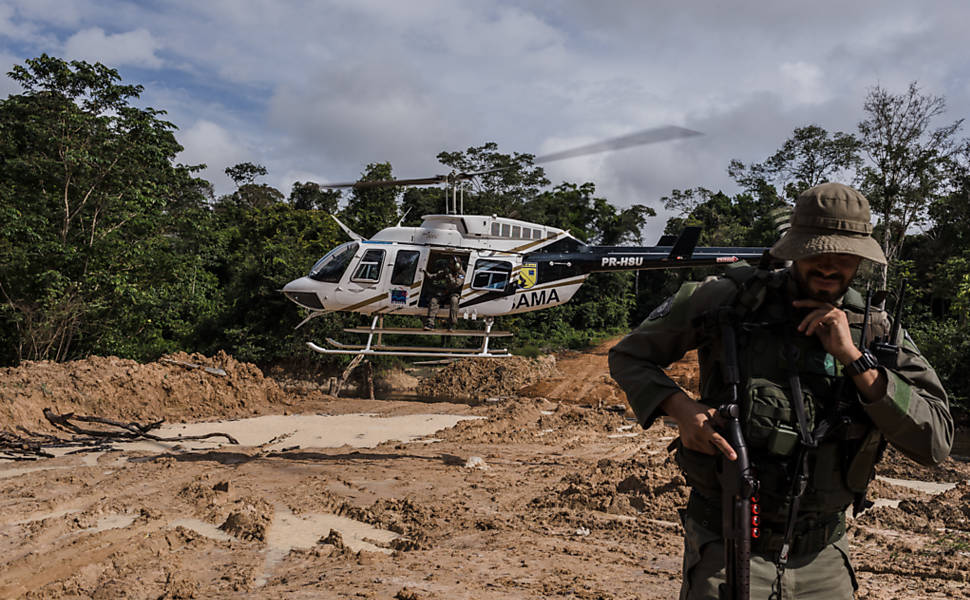 Operação do IBAMA contra garimpo no Pará.