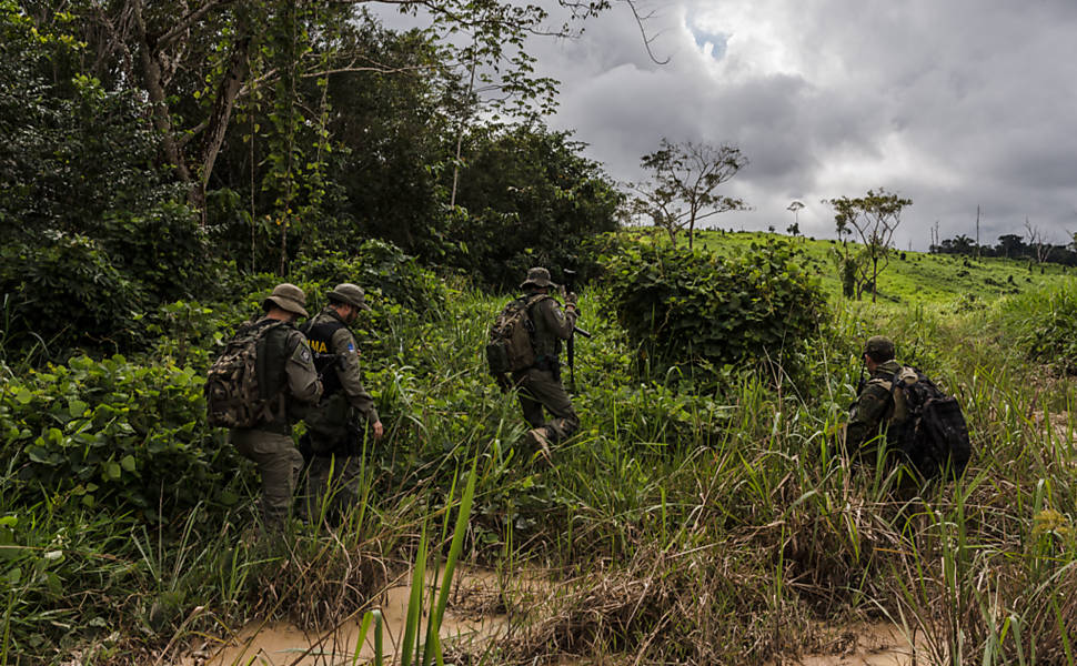 Operação do IBAMA contra garimpo na área da BR-163.