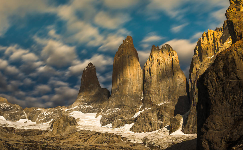 Torres de rochas no Parque Nacional Torres del Paine, no Chile