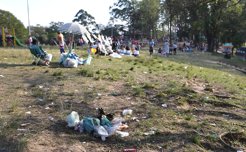 Lixo no Parque do Carmo