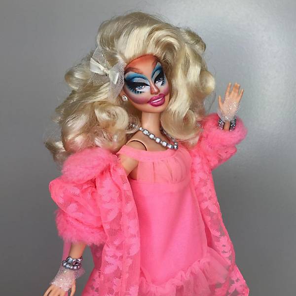 Artista transforma Barbies em Drag