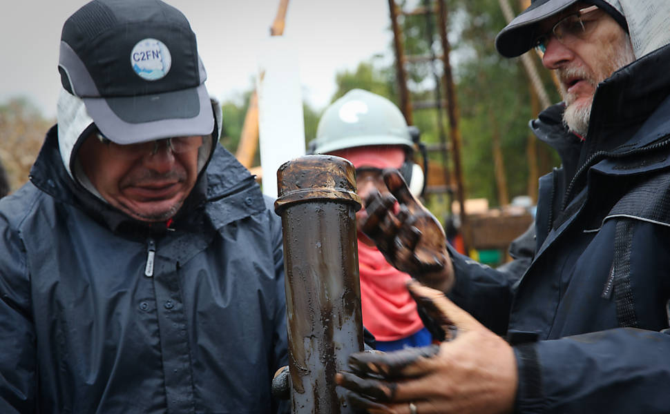 Pesquisadores perfuram um local conhecido como Cratera de Colônia, localizada na regiao de Parelheiros, zona sul de São Paulo