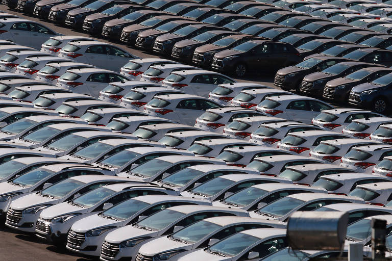 Fevereiro termina com queda de 22,8% na venda de automóveis