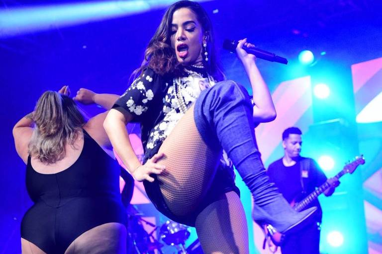 Bailarinas 'plus size' e hit com Pabllo Vittar são pontos altos de show de Anitta em SP
