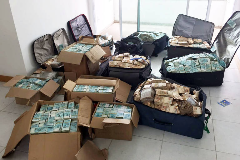 Malas de dinheiro em endereço atribuído a Geddel Vieira Lima em Salvador