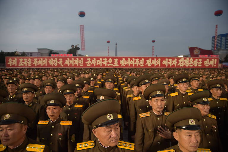 Militares norte-coreanos em Pyongyang