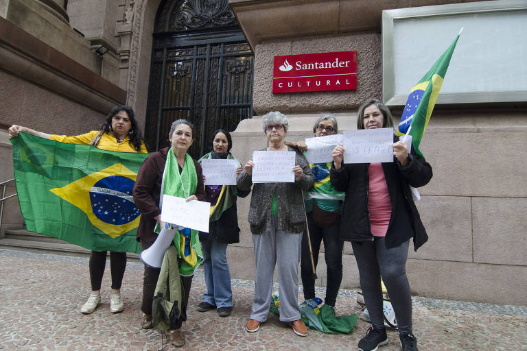 Protesto contra cancelamento de exposição 'Queermuseu'