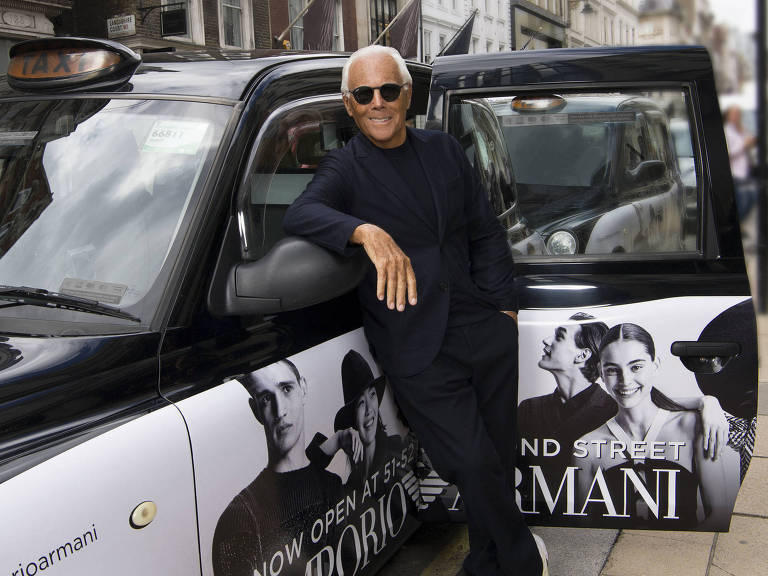 O estilista Giorgio Armani, 83, em Londres – Divulgação O estilista Giorgio Armani, 83, em Londres – Divulgação