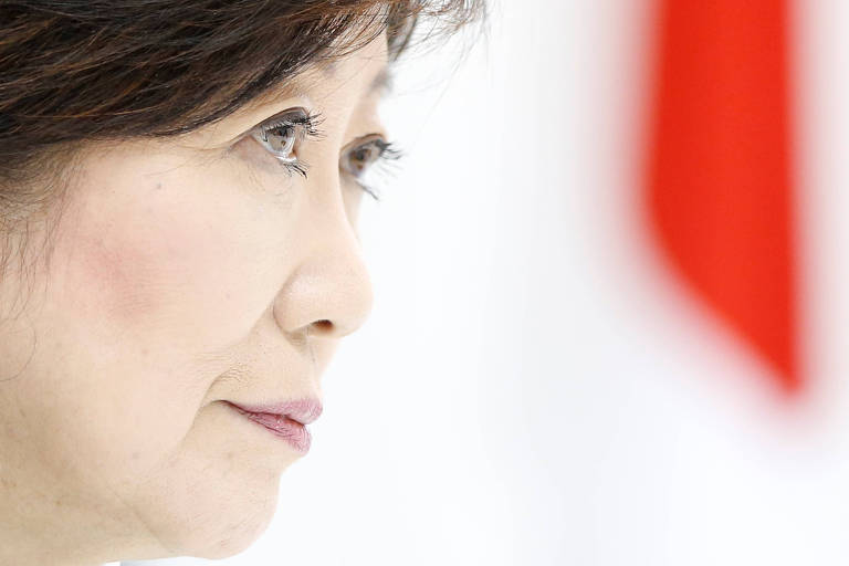 A governadora dá entrevista