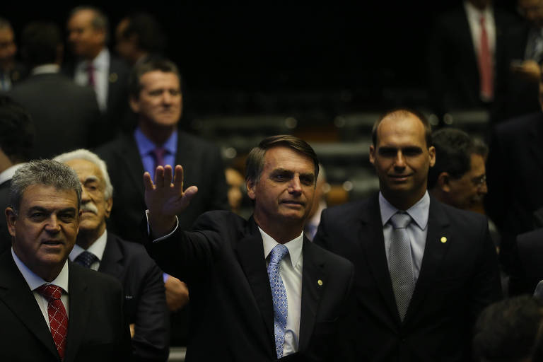 O deputado Jair Bolsonaro responde à Preta Gil em programa de TV quando questionado o que faria caso um filho namorasse uma negra: 