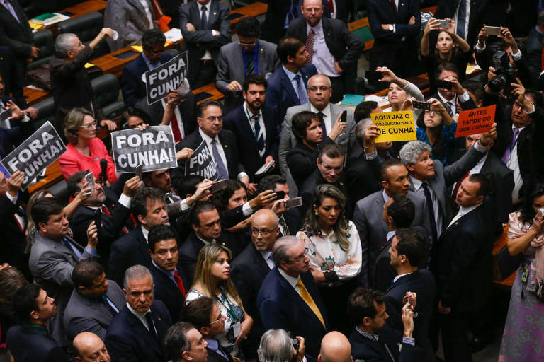 Depois de oito meses de manobras, o Conselho de Ética da Câmara finalmente votou em setembro de 2016 o parecer recomendando a cassação de Cunha