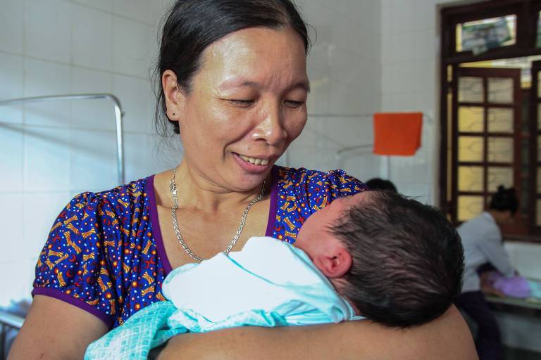 Vietnamita dá à luz bebê de sete quilos 
