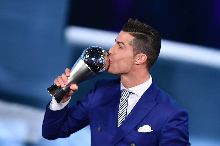 Cristiano Ronaldo é o melhor do mundo pela quarta vez