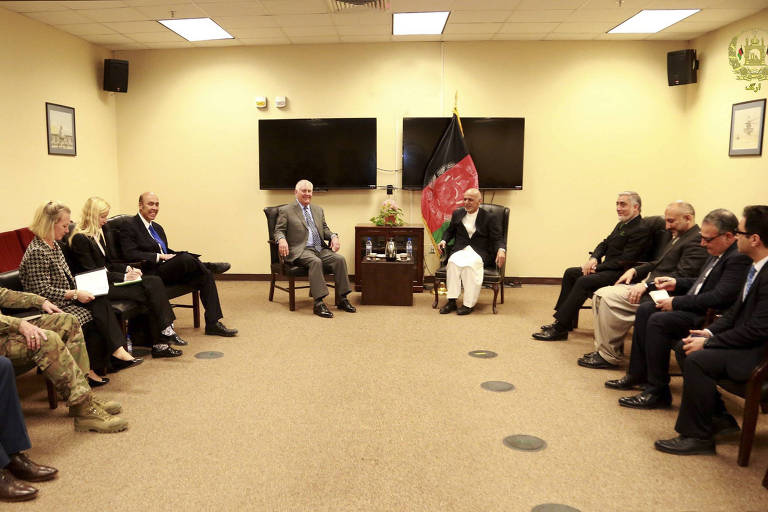 In a photo from the U.S. State Department, Secretary of State Rex Tillerson meets with Afghan President Ashraf Ghani. As the secretary of state met the Afghan president, both sides said the meeting was in Kabul. A doctored photo betrayed the real location at Bagram Air Base. (U.S. State Department via The New York Times)? FOR EDITORIAL USE ONLY? EDS. PLEASE SEE COMPANION PHOTO XNYT161 ORG XMIT: XNYT162