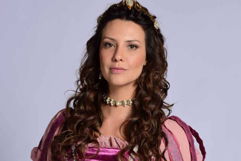 Camila Rodrigues como Carmona, em "Belaventura"